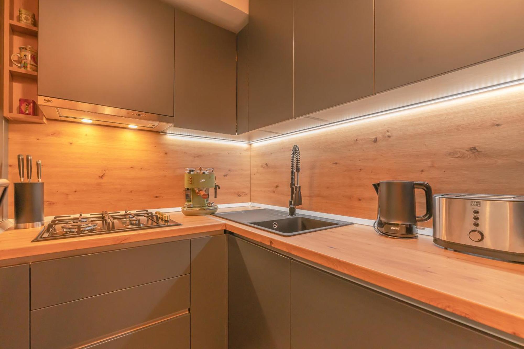 Castanilor 6 - Hip Industrial Apartment Close To City Centre Braşov Esterno foto