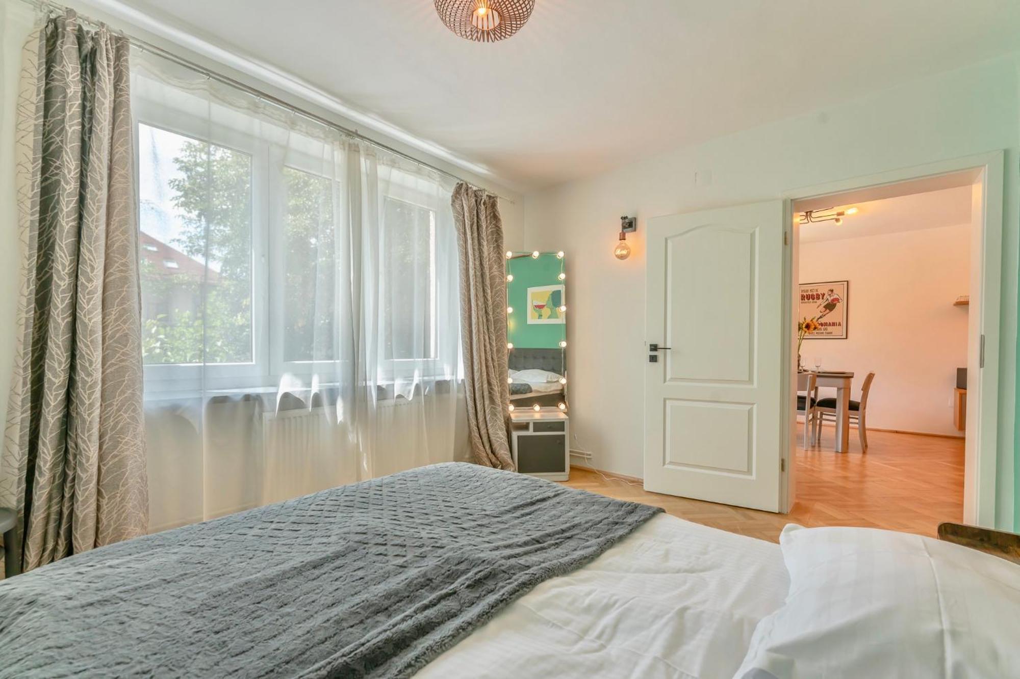 Castanilor 6 - Hip Industrial Apartment Close To City Centre Braşov Esterno foto